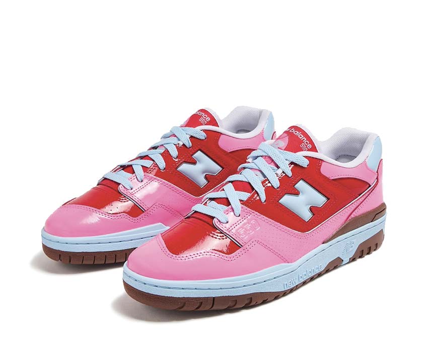 New Balance 550 Patent Leather Team Red vista lateral — cuero charol brillante