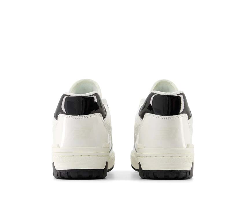 détail — New Balance 550 Patent cuir verni sea salt black brillant