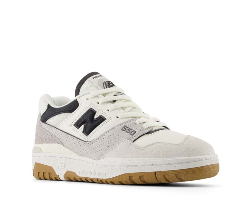 New Balance 550 W Sea Salt Gum vista lateral — parte superior cuero suela goma
