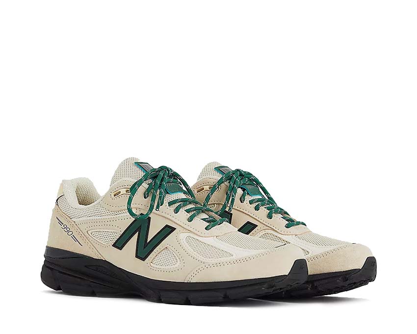 New Balance 990v4 Macadamia Made in USA vista laterale — tomaia premium camoscio e mesh