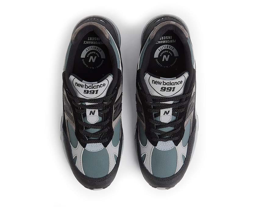 Detail — New Balance 991 V1 Wildleder schwarz turbulence urban Applikationen