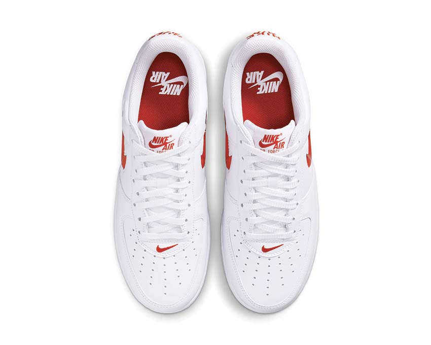 Nike Air Force 1 Low Retro White détail — tige cuir bicolore University Red