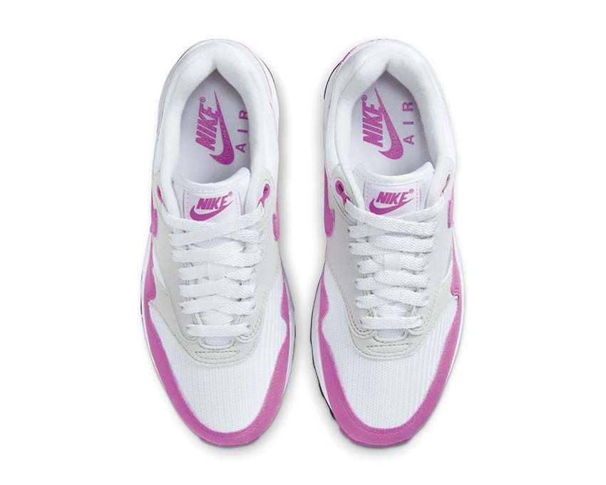 Nike Air Max 1 '87 Neutral Grey detalle — upper cuero y mesh Fuchsia Dream
