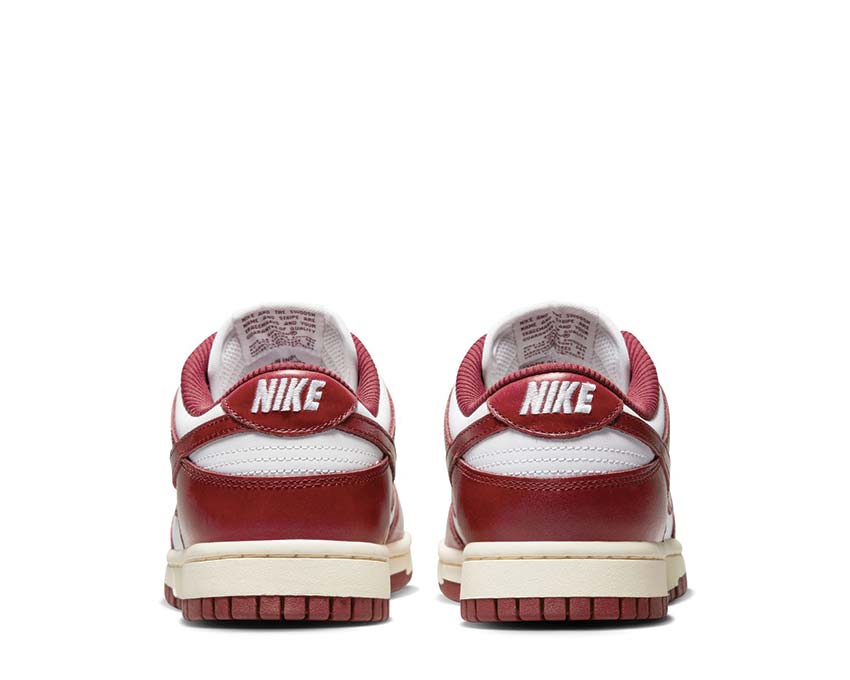 Nike Dunk Low PRM W White Team Red Coconut Milk semelle — Dunk