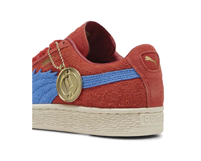 Puma Suede Baggy For All Time Red Ultra Blue detalle — bordado emblema One Piece