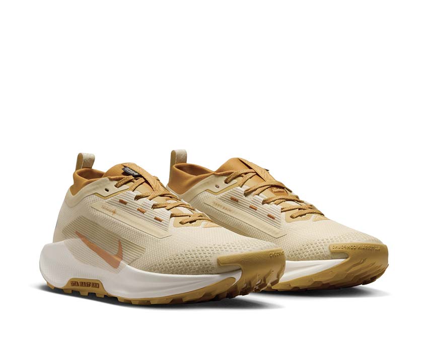 Nike Pegasus Trail 5 Gore-Tex "Team Gold"