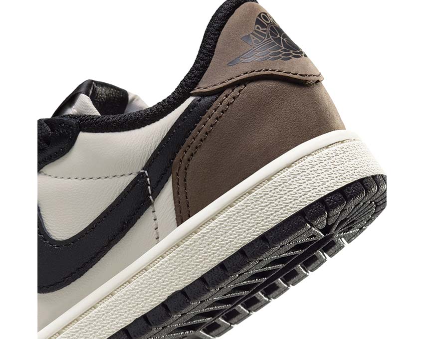 Jordan 1 Retro Low Mocha PS Sail Seitenansicht — Leder Mocha Preschool Kinder