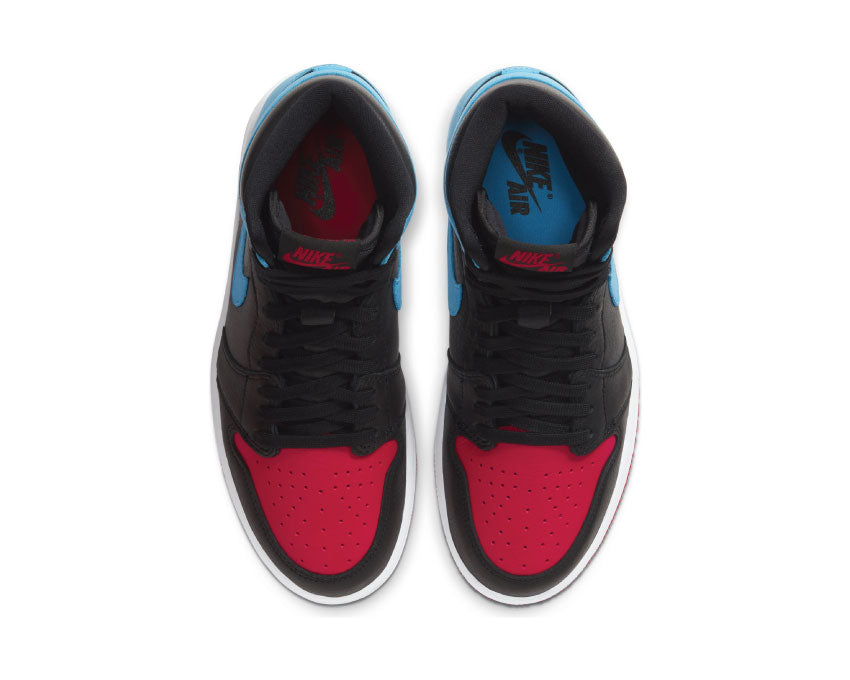 Jordan Air Jordan 1 High OG W UNC To Chicago Black DK Powder Blue Gym Red detalle — cuero perforado azul y rojo