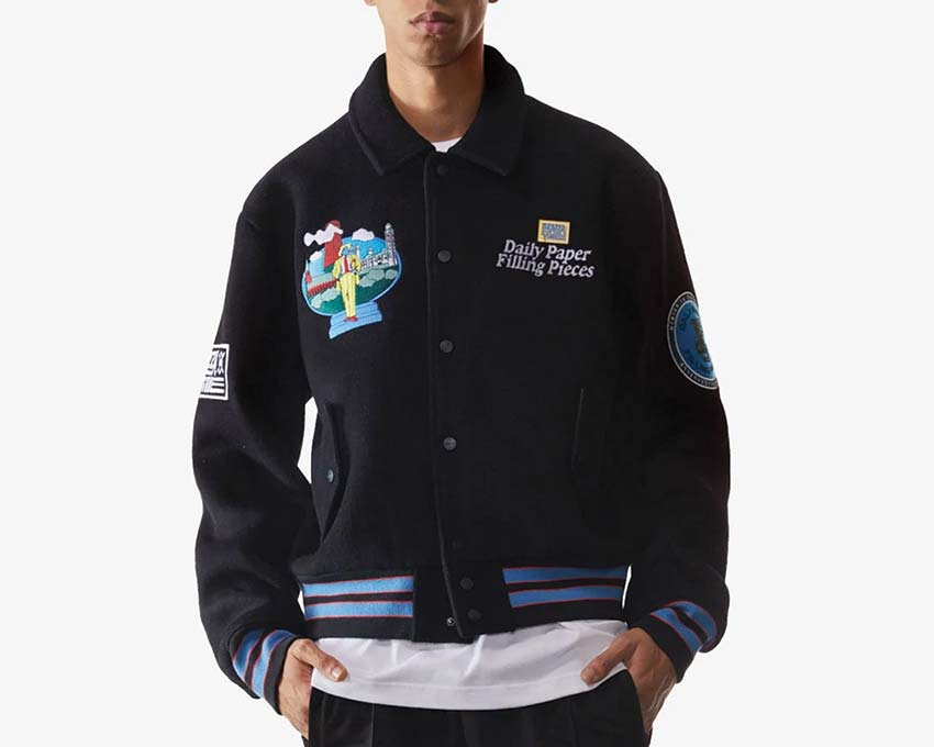 Daily Paper x Filling Pieces Varsity Jacket Black detalle — bordado logo pecho