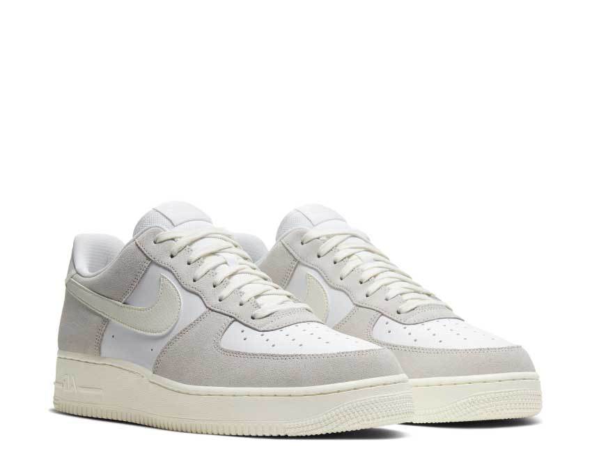 Nike Air Force 1 LV8 Platinum Tint vista lateral — cuero de flor entera