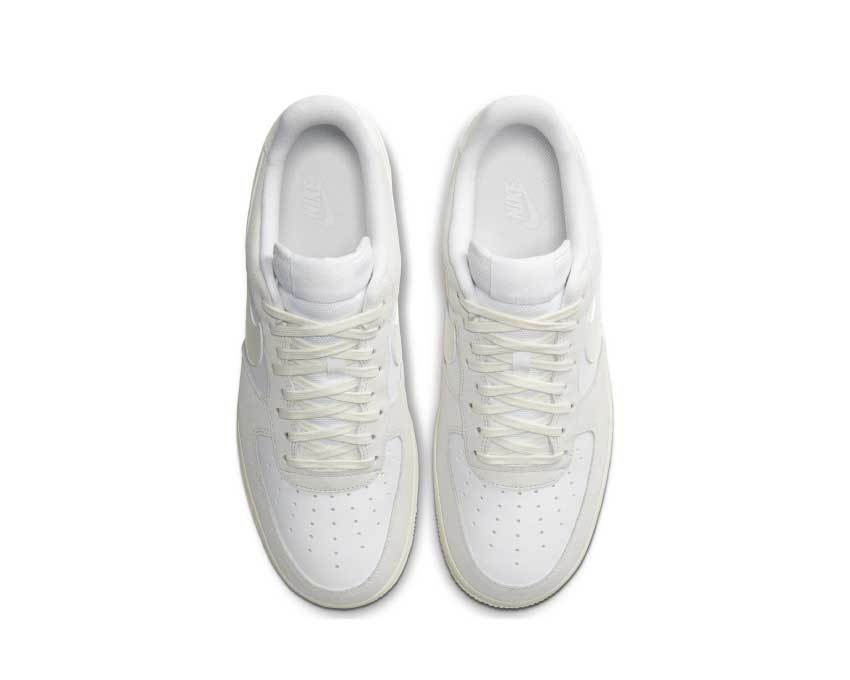 Nike Air Force 1 LV8 Platinum Tint detalle — caña de cuero liso