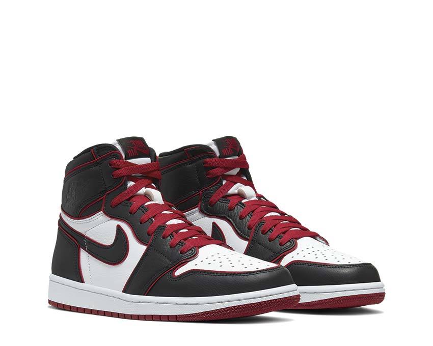 Jordan Air Jordan 1 Retro High OG Bloodlines Black Gym Red White vista lateral — cuero multicolor