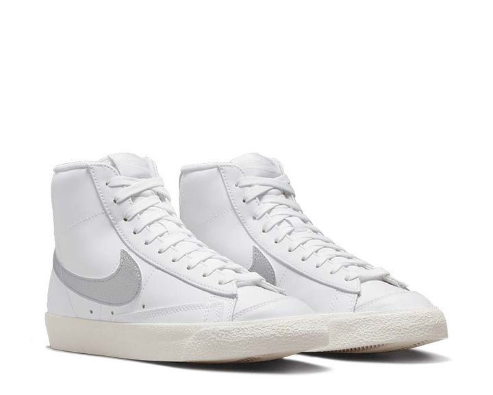 Nike Blazer Mid '77 White / Metallic Silver - Sail - Summit White DQ7574-100