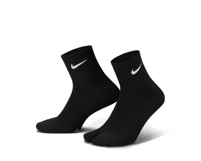 Nike Everyday Plus Socks Black / White DV9475-010
