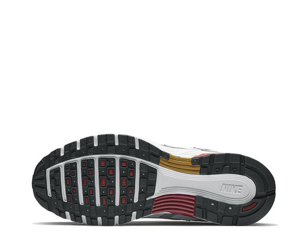 Nike P-6000 W Varsity Red — vista en tres cuartos delantera