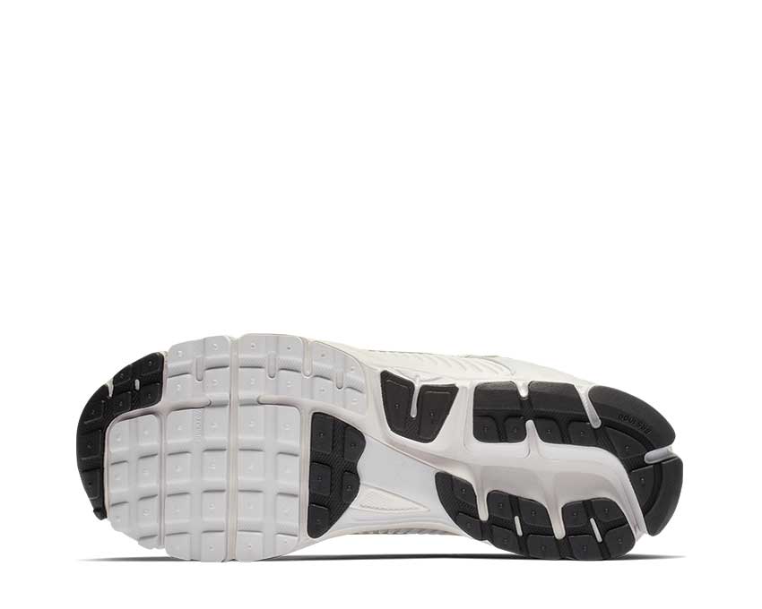 Nike Zoom Vomero 5 SP Vast Grey — vista tre quarti frontale